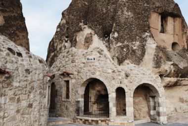 Cave hotel in Cappadocia with stunning sunrise view